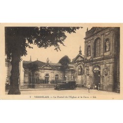 33 VERDELAIS. Voiture ancienne devant la Cure et Portail Eglise 1936