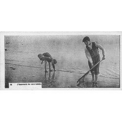 METIERS DE LA MER. Jeunes Pêcheurs de crevettes. Carte mignonnette 13.5 x 6.5 cm