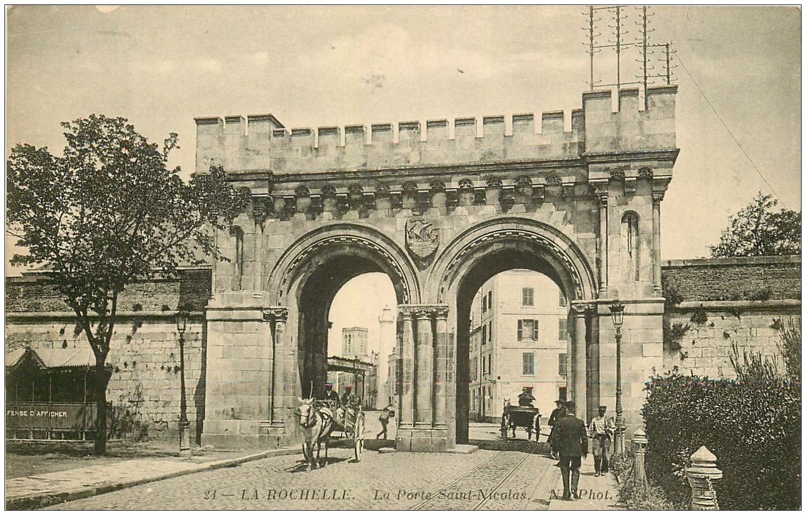 carte postale ancienne 17 LA ROCHELLE. La Porte Saint-Nicolas.