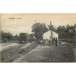 14 USSY. Train Tramway en Gare bien animée 1919