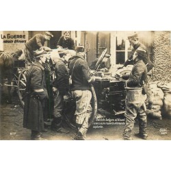 ANVERS. Soldats belges utilisant une cuisine roulante allemande capturée 1915