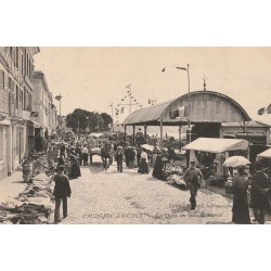 76 CAUDEBEC-EN-CAUX. Les Quais un Jour de Marché