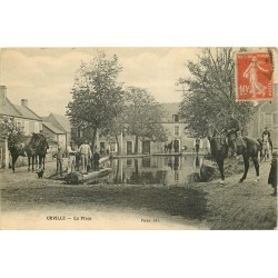 14 URVILLE. Gendarmes à cheval à la Mare sur la Place 1916