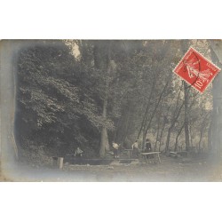 27 VIEUX PORT. Rare photo cpa d'une journée en Forêt près d'un Lavoir 1910