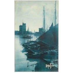 carte postale ancienne 17 LA ROCHELLE. Sortie du Port 1932 Pêcheurs sur barques