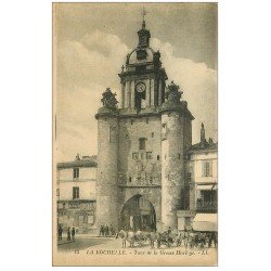 carte postale ancienne 17 LA ROCHELLE. Tour de la Grosse Horloge. Café Moderne