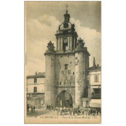 carte postale ancienne 17 LA ROCHELLE. Tour de la Grosse Horloge. Café Moderne