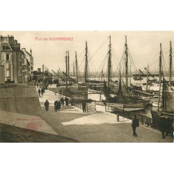 29 DOUARNENEZ. Bateaux sardiniers dans le Port