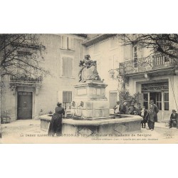 26 GRIGNAN. Statue Madame de Sévigné sur la Fontaine 1913