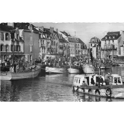 44 LE CROISIC. Bateaux de Pêche dans le Port 1961