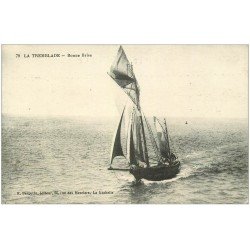 carte postale ancienne 17 LA TREMBLADE. Bonne brise pour une Barque de Pêche 1918