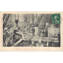 71 LE CREUSOT. Usines Schneider Fonderie de Fer coulée d'une Pièce avec Ouvriers 1913