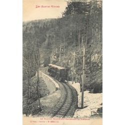 88 LES HAUTES VOSGES. Le Tramway électrique descendant La Schlucht