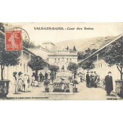 07 VALS-LES-BAINS. Cour des Bains 1911