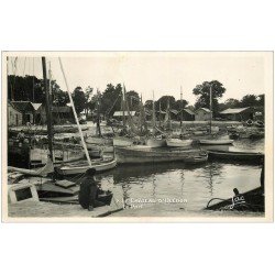 carte postale ancienne 17 LE CHATEAU D'OLERON. Le Port. Carte Photo 1949