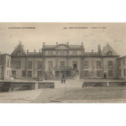 63 PONT DU CHATEAU. Hôtel de Ville et Justice de Paix 1904