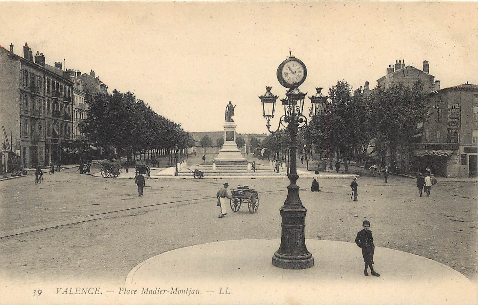 26 VALENCE. Place Madier-Montjau 1918