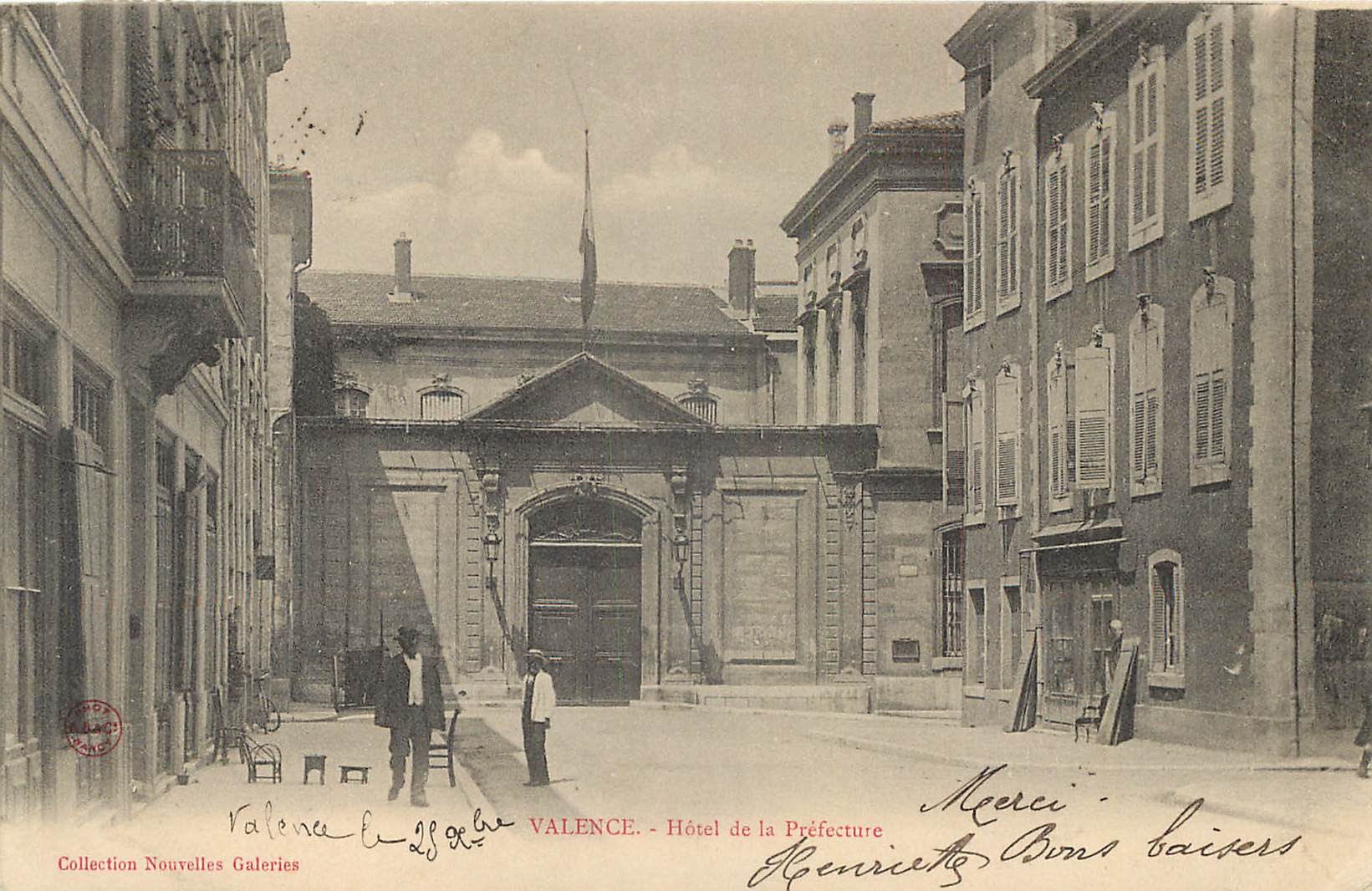26 VALENCE. Hôtel de la Préfecture animation 1903