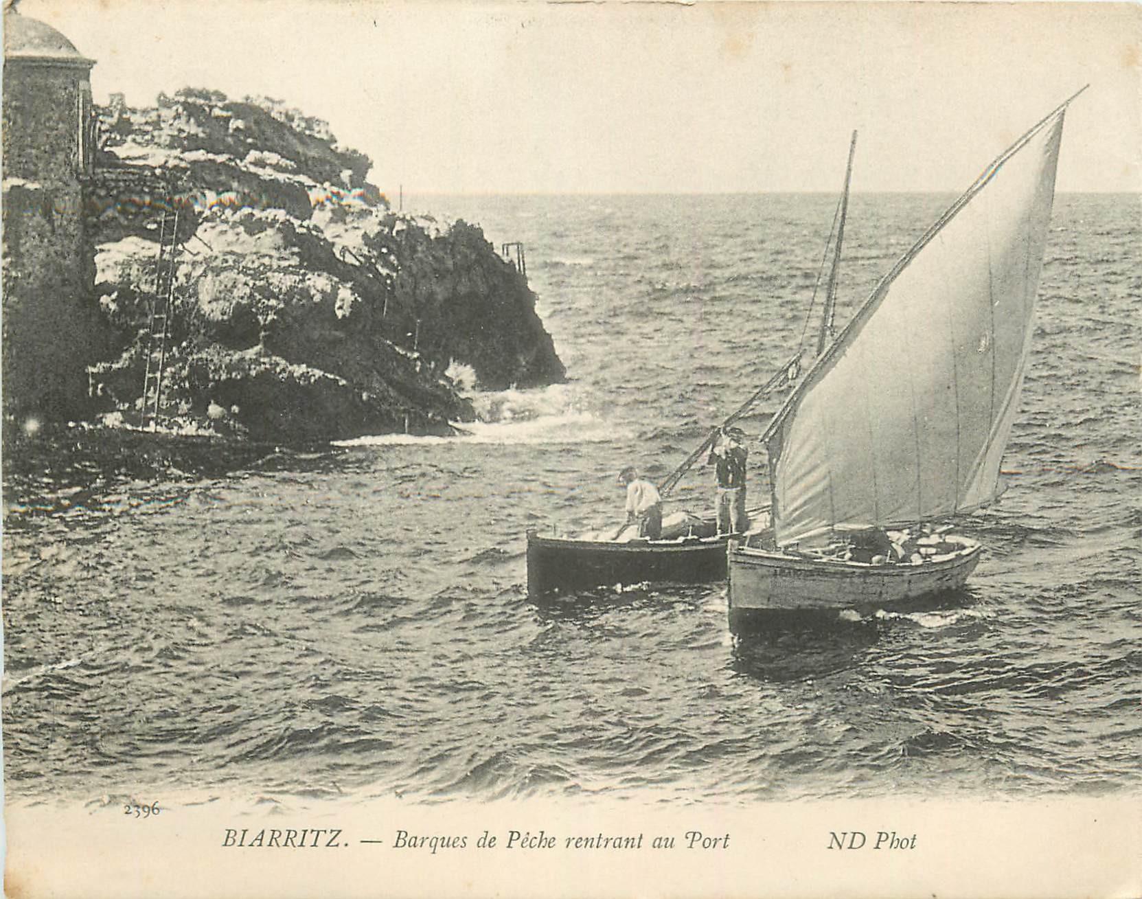 64 BIARRITZ. Barques de Pêche rentrant au Port. ND Phot. Pêcheurs et métiers de la Mer vers 1900