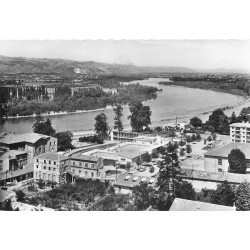 26 VALENCE. La Piscine et le Rhône