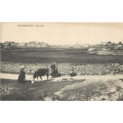 22 PLOUMANAC'H. Panorama avec fermière et vache vers 1900