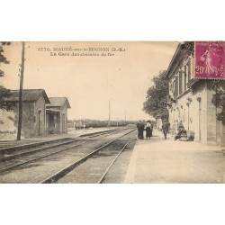 79 MAUZE-SUR-LE-MIGNON. La Gare des chemins de fer animée 1933