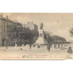 26 VALENCE. Monument de Montalivet 1903