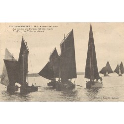 29 CONCARNEAU. La Rentrée des Barques de Pêcheurs les Voiles en ciseaux 1907