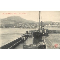 66 BANYULS-SUR-MER. Barques et Bateau de Pêcheurs au Quai