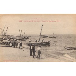 66 LE BARCARES. Départ des Bateaux de Pêche.