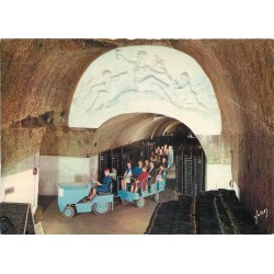 51 EPERNAY. Trains électriques pour visite des Caves Mercier