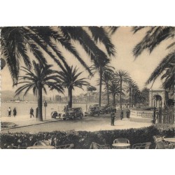 06 CANNES. Voitures très anciennes Promenade de la Croisette 1946