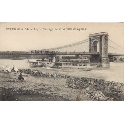 07 SERRIERES. Passage du Bateau à Aube " La Ville de Lyon " sous le Pont
