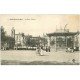 carte postale ancienne 17 ROCHEFORT-SUR-MER. La Place Colbert. Nurse et Landau