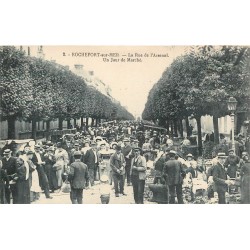 17 ROCHEFORT SUR MER. Jour de Marché Rue de l'Arsenal 1928