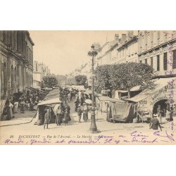 17 ROCHEFORT. Le Marché rue de l'Arsenal 1917