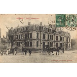21 BEAUNE. Ecole Communale 1925 attelage et Livreurs