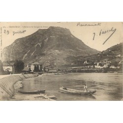 38 GRENOBLE. Pêcheur avec sa barque sur l'Isère et le Casque de Néron 1903