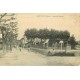 26 GENISSIEUX. Cyclistes devant la Mairie Avenue de Romans 1912