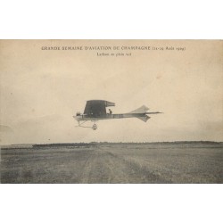 AVIATION. Avion et aviateur. Latham en plein vol en Champagne 1909