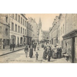 29 SAINT POL DE LEON. La Grande Rue journaux cartes postales et Boulangerie Epicerie