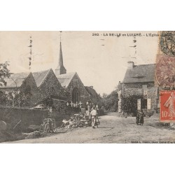 35 LA SELLE EN LUITRE. L'Eglise et le Cimetière 1920 Ouvrier Maçon