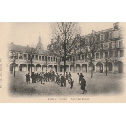 35 RENNES. La Cour des classes du Lycée vers 1900