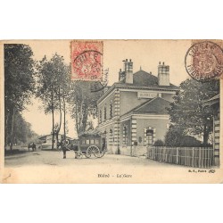 37 BLERE. Attelage correspondance du Chemin de Fer devant la Gare 1908