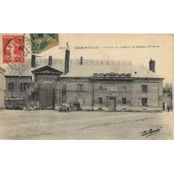 08 CHARLEVILLE. Voiture ancienne devant Palais de Justice et Maison d'arrêt 1928