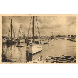 29 ROSCOFF. Barques et bateaux de Pêcheurs dans le Port 1935