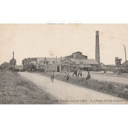 60 NERY. La Sucrerie avec ouvriers et Garde-Chasse à vélo 1917
