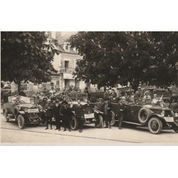 78 BONNIERES-SUR-SEINE. Voitures anciennes pour excursions du Touring Club de France