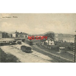 Italia Lago Maggiore ARONA. Stazione la Gare avec trains (finement déliassée)...