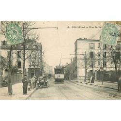 93 LES LILAS. Tramway électrique et voiture ancienne devant vins Acacias rue de Paris 1907
